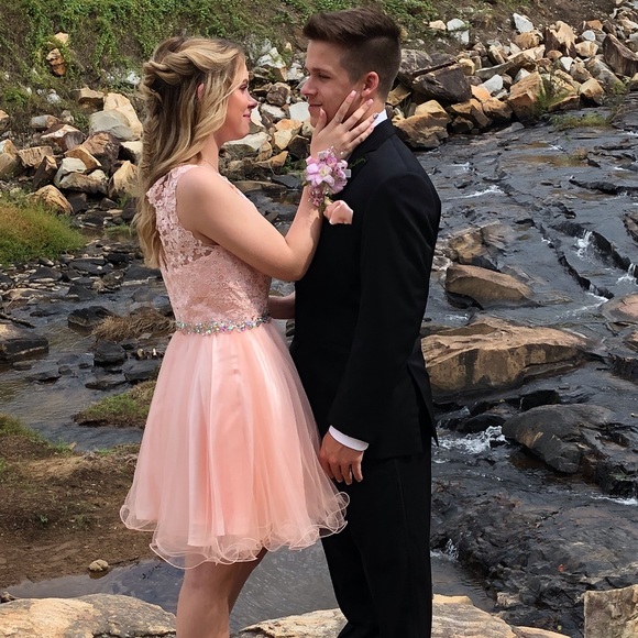 Meet your Posher, Abriel - Picture 1 of 1